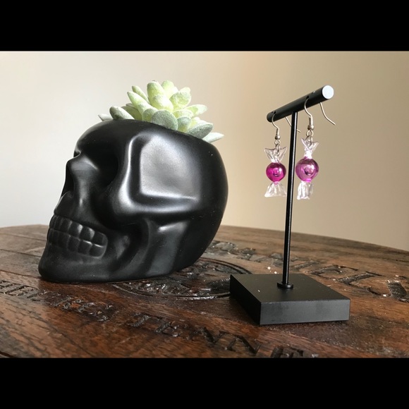 Earrings - Picture 2 of 3